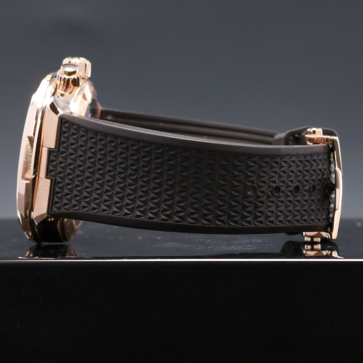 Vacheron Overseas 2020 Complete 42.5mm 18k Rose Gold Silver Sunburst Overseas Maltese Cross Inspired Bezel Black Rubber Strap 7900V