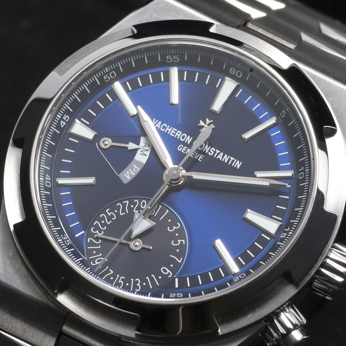 Vacheron Constantin Overseas 2021 Complete 41mm Stainless Steel Blue Dial Stainless Steel Bezel Stainless Steel Bracelet 7900V