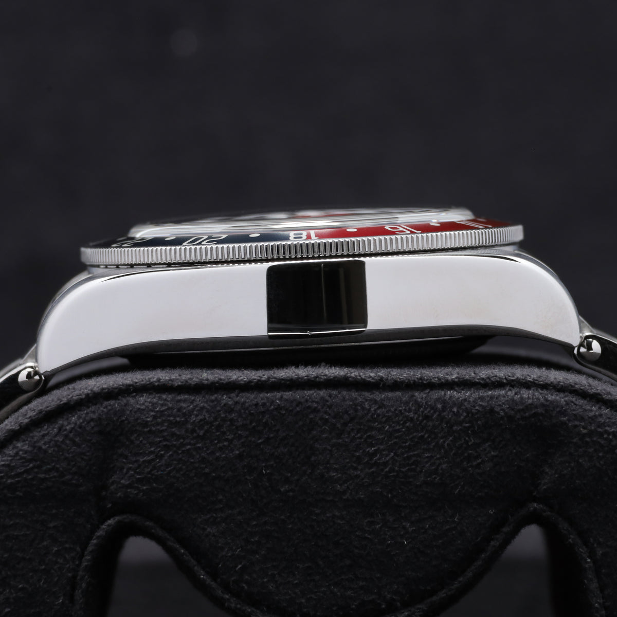 Tudor Black Ray 2021 Complete 41mm Stainless Steel Black Dial Red and Blue Aluminum GMT Bezel Stainless Steel Bracelet 79830RB