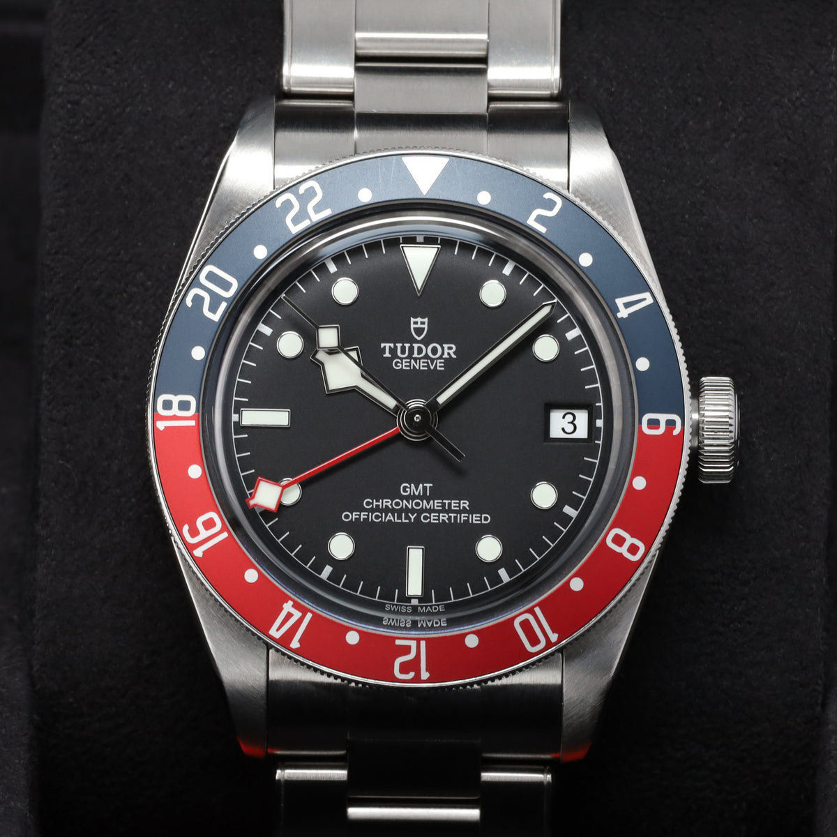 Tudor Black Ray 2021 Complete 41mm Stainless Steel Black Dial Red and Blue Aluminum GMT Bezel Stainless Steel Bracelet 79830RB