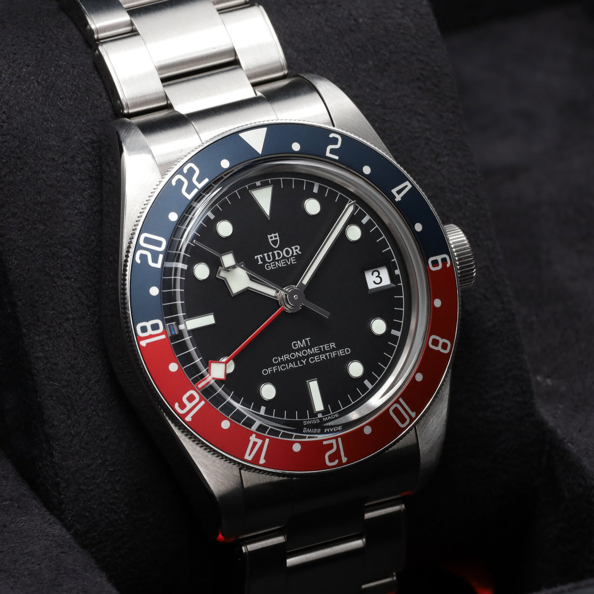 Tudor Black Ray 2021 Complete 41mm Stainless Steel Black Dial Red and Blue Aluminum GMT Bezel Stainless Steel Bracelet 79830RB