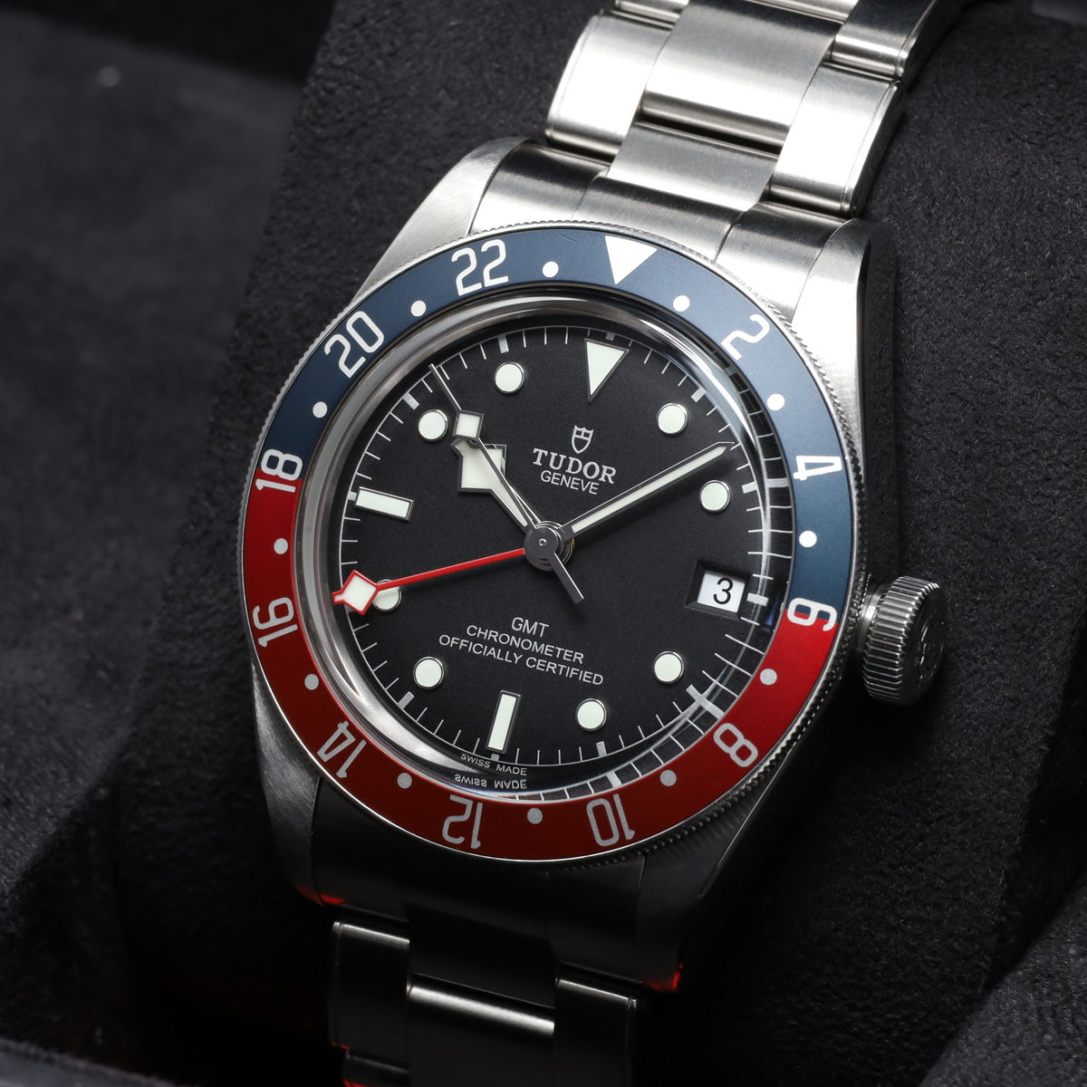 Tudor Black Ray 2021 Complete 41mm Stainless Steel Black Dial Red and Blue Aluminum GMT Bezel Stainless Steel Bracelet 79830RB