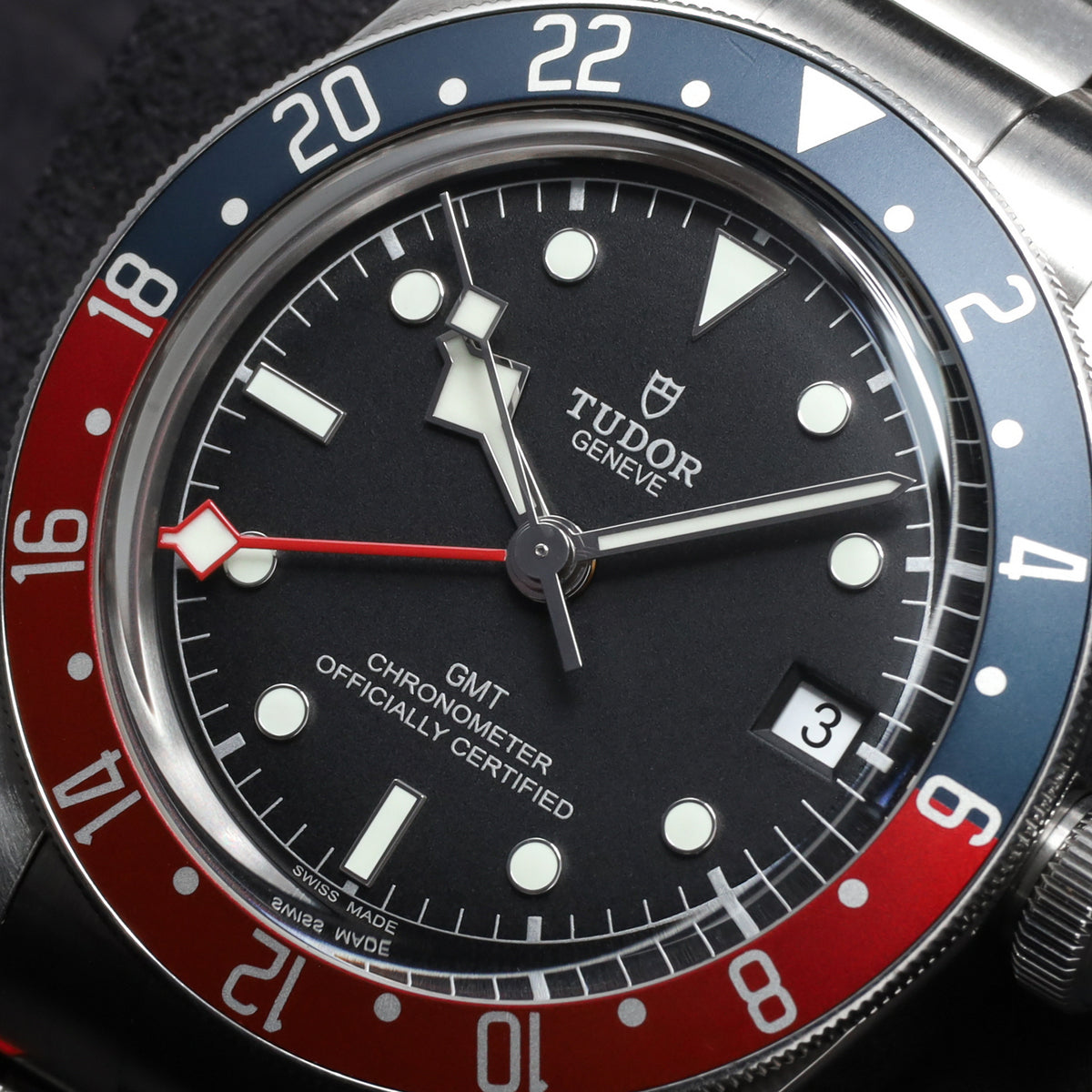 Tudor Black Ray 2021 Complete 41mm Stainless Steel Black Dial Red and Blue Aluminum GMT Bezel Stainless Steel Bracelet 79830RB