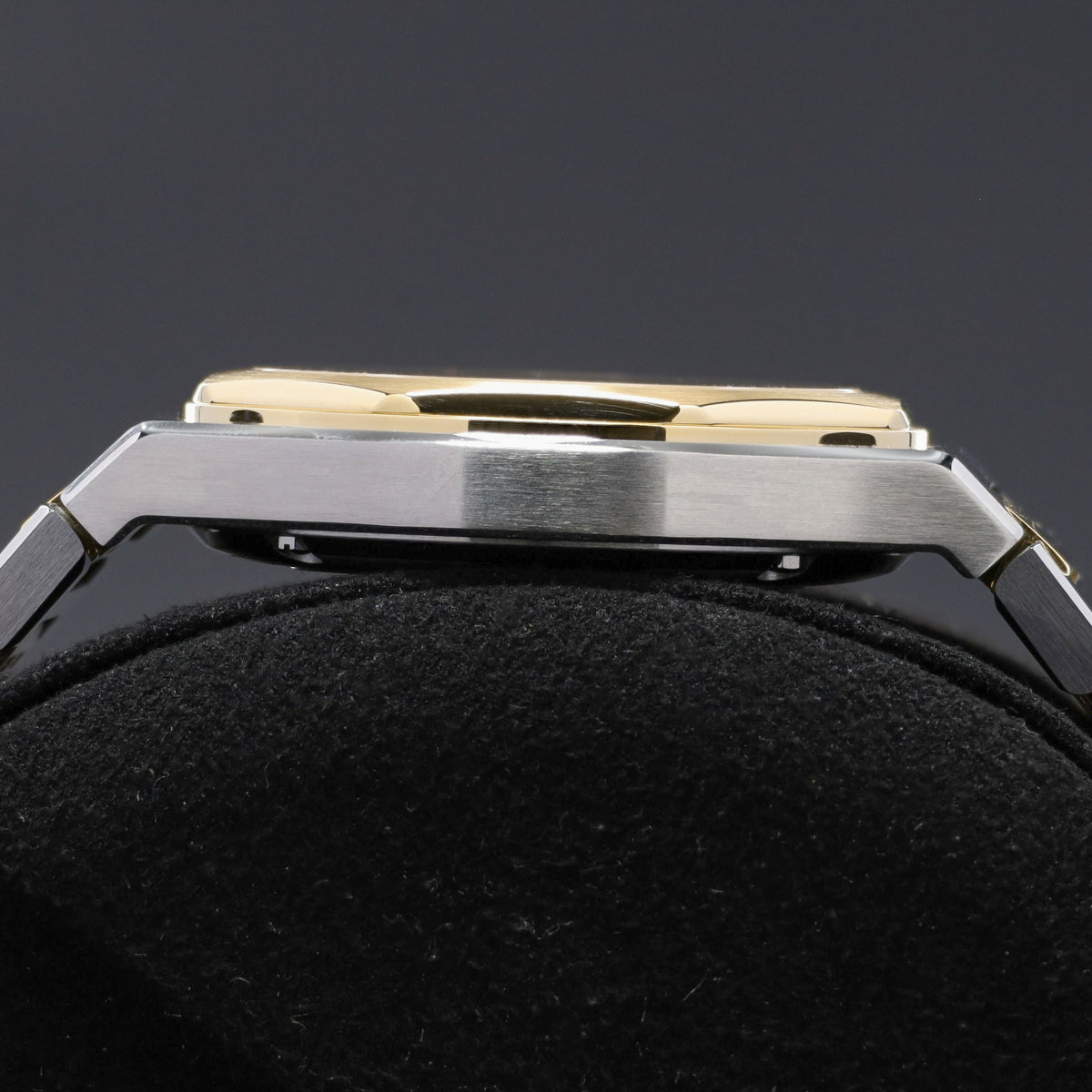 Girard-Perregaux Laureato 2026 Complete 39mm Stainless Steel Blue Clou de Paris Dial Stainless Steel with Yellow Gold Accents Bezel Two-Tone Stainless Steel and Yellow Gold Bracelet 81008-63-3412-1CM
