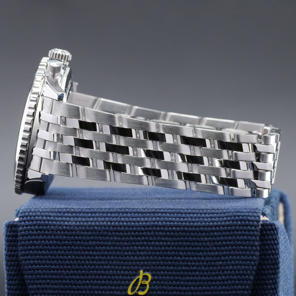 Breitling Navitimer Complete 43mm Stainless Steel Green Dial Bidirectional Slide Rule Bezel Stainless Steel Navitimer Bracelet AB0137