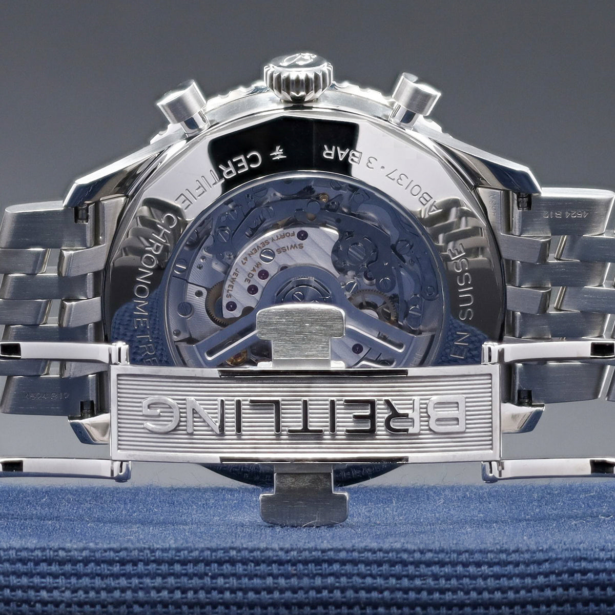 Breitling Navitimer Complete 43mm Stainless Steel Green Dial Bidirectional Slide Rule Bezel Stainless Steel Navitimer Bracelet AB0137