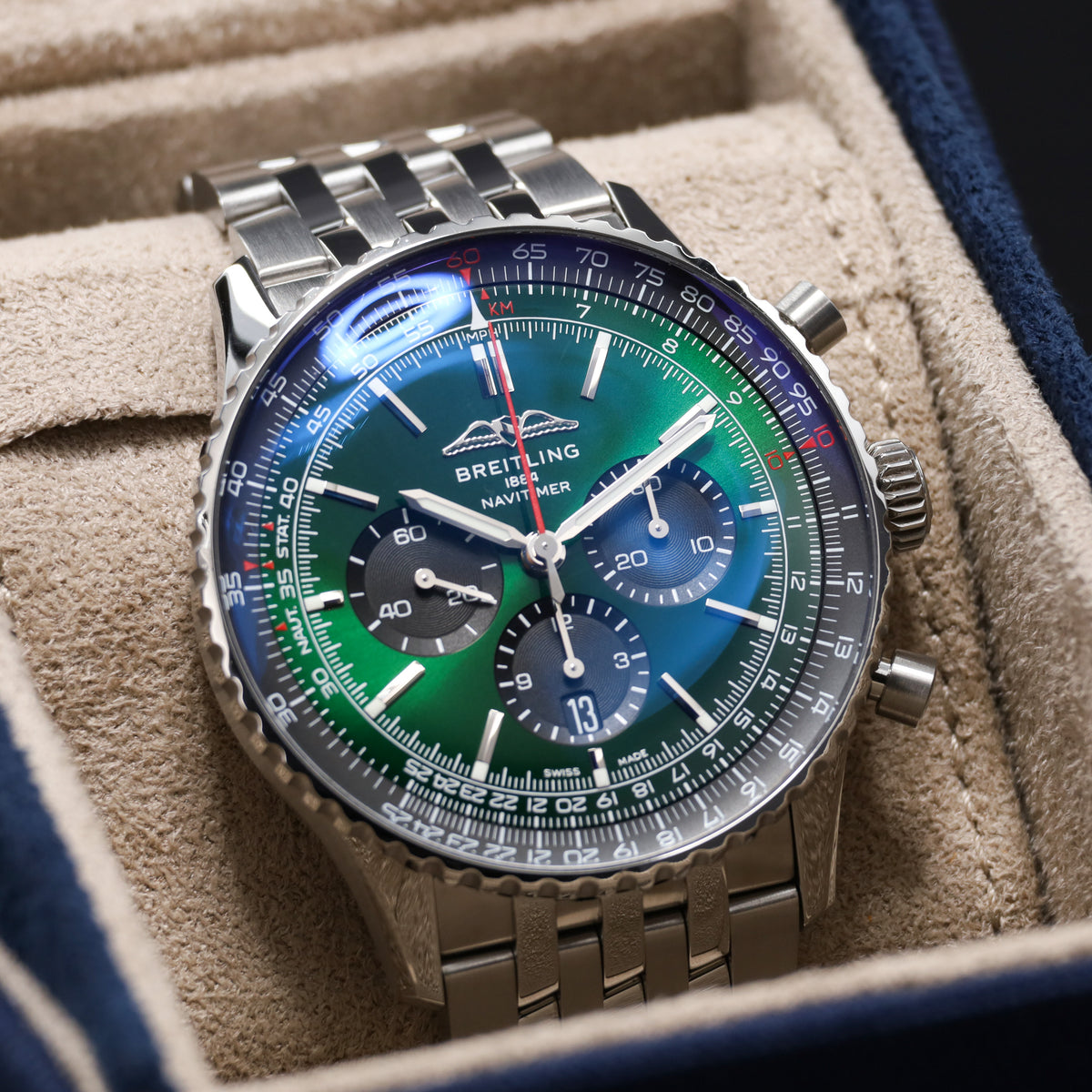 Breitling Navitimer Complete 43mm Stainless Steel Green Dial Bidirectional Slide Rule Bezel Stainless Steel Navitimer Bracelet AB0137