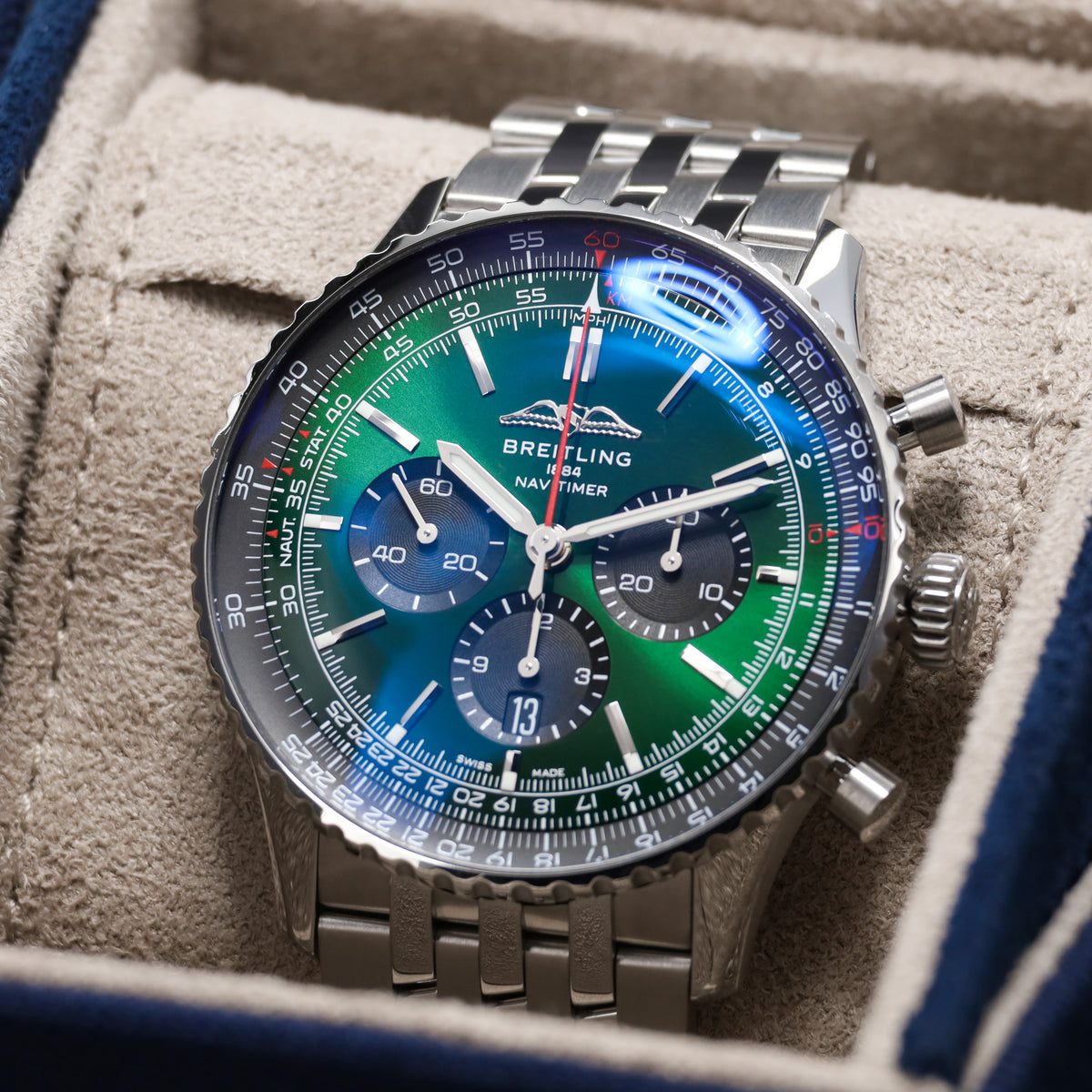 Breitling Navitimer Complete 43mm Stainless Steel Green Dial Bidirectional Slide Rule Bezel Stainless Steel Navitimer Bracelet AB0137
