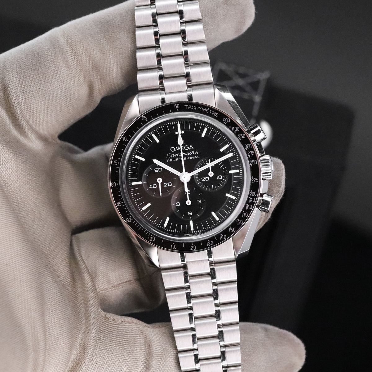 Omega Speedmaster Professional Moonwatch 42mm [COMPLETE SET] Black Dial Sapphire Steel Bracelet Exhibition 310.32.42.50.01.002