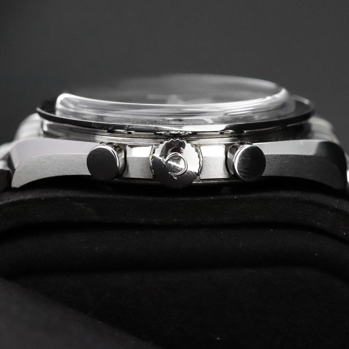 Omega Speedmaster Professional Moonwatch 42mm [COMPLETE SET] Black Dial Sapphire Steel Bracelet Exhibition 310.32.42.50.01.002