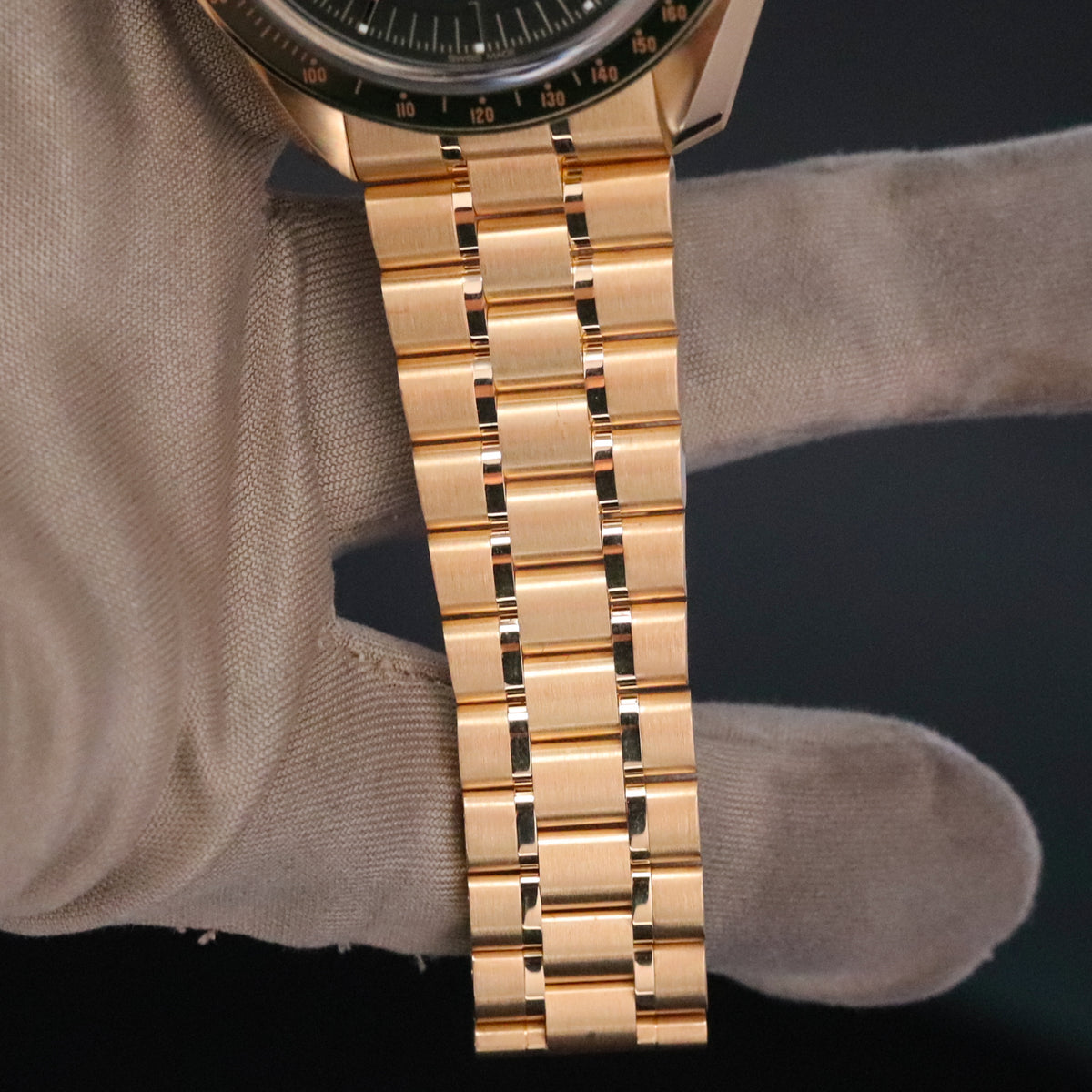 Omega Speedmaster Professional Moonwatch 42mm [2025 COMPLETE] Green 18k Yellow Gold Exhibition Complete Set