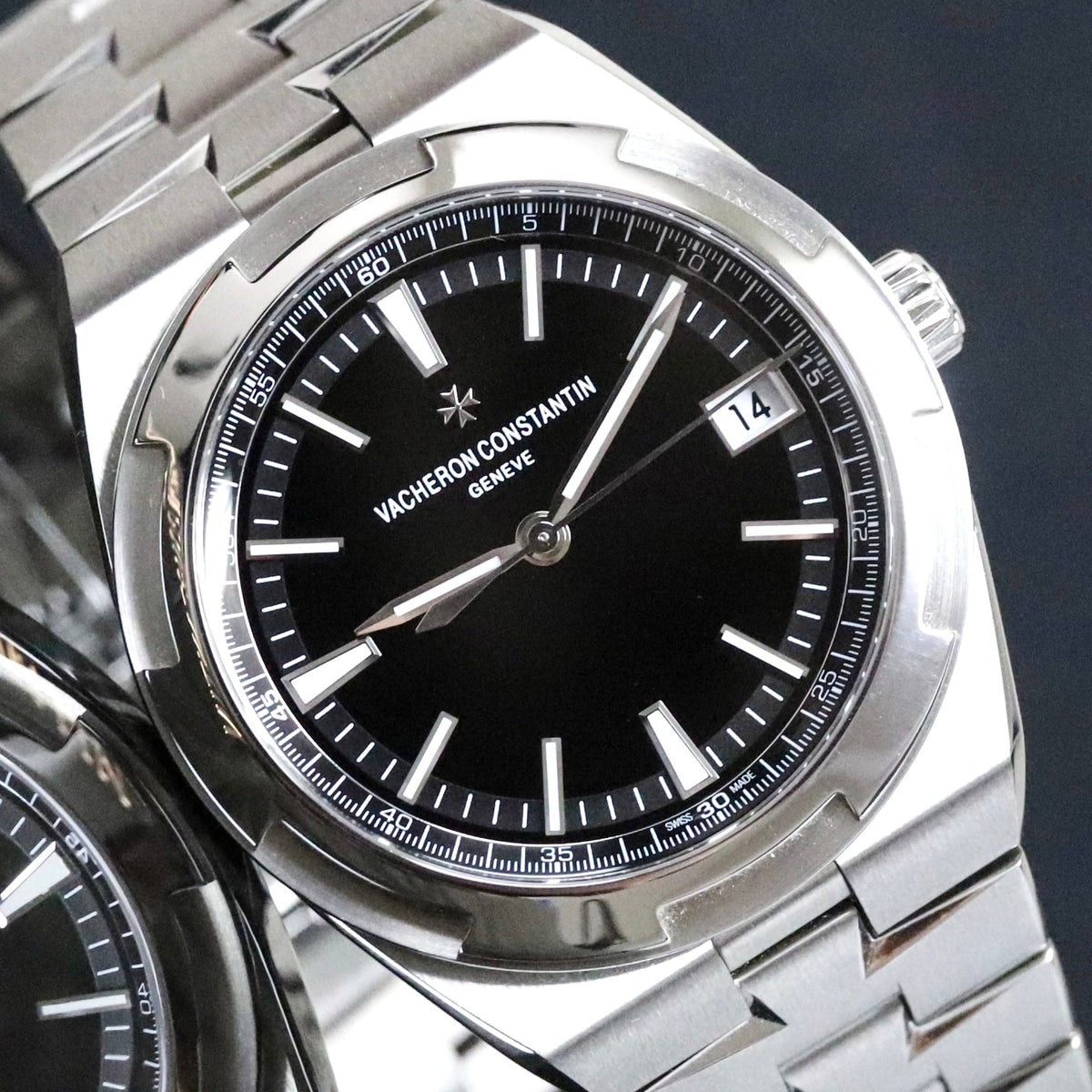 Vacheron Constantin Overseas 2021 Complete 41mm Stainless Steel Case Black Dial Steel Bezel Steel Bracelet 4500V