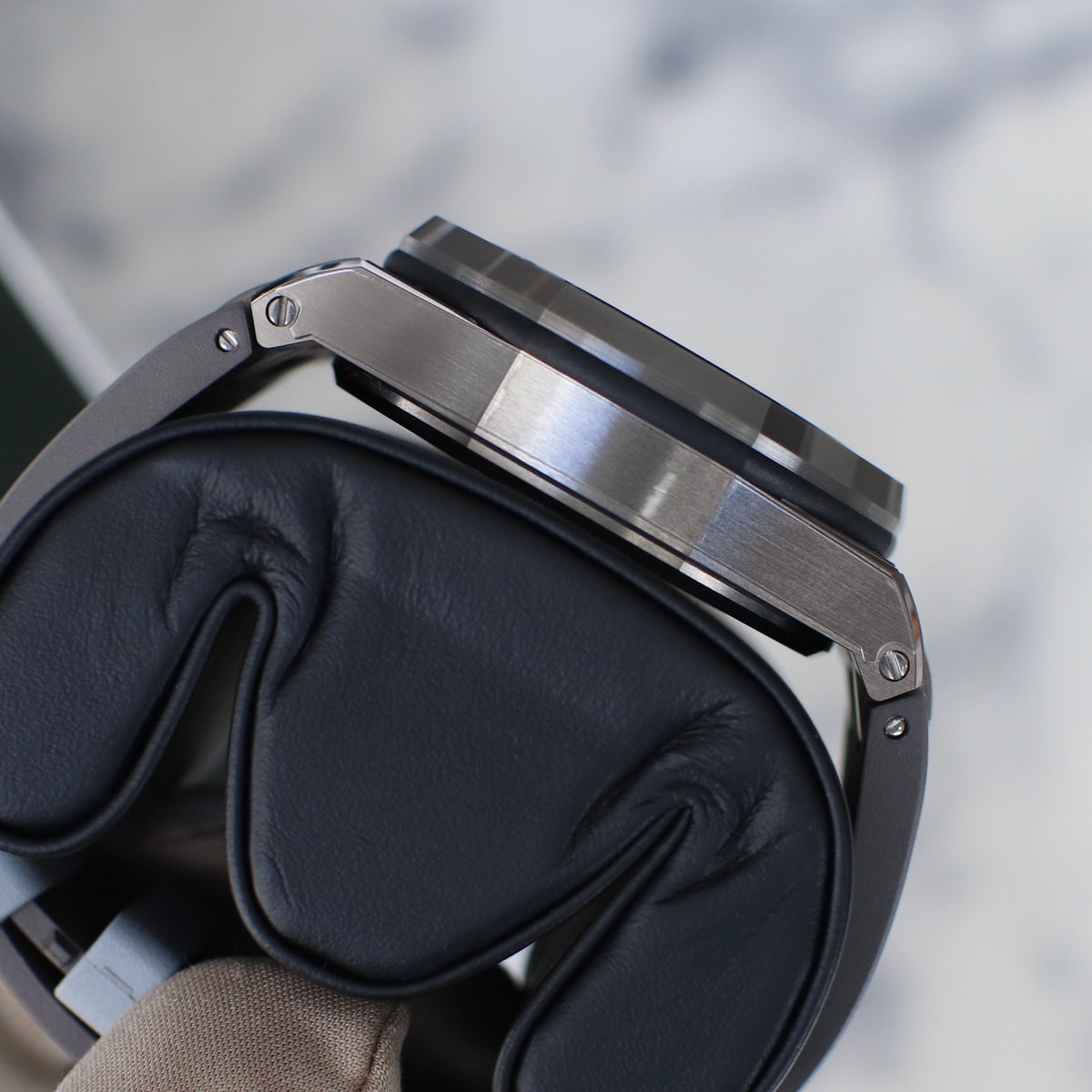 Audemars Piguet Royal Oak Offshore Ghost 2022 Complete 42mm Titanium Case Gray Ceramic Rubber Strap 26470IO.OO.A006CA.01