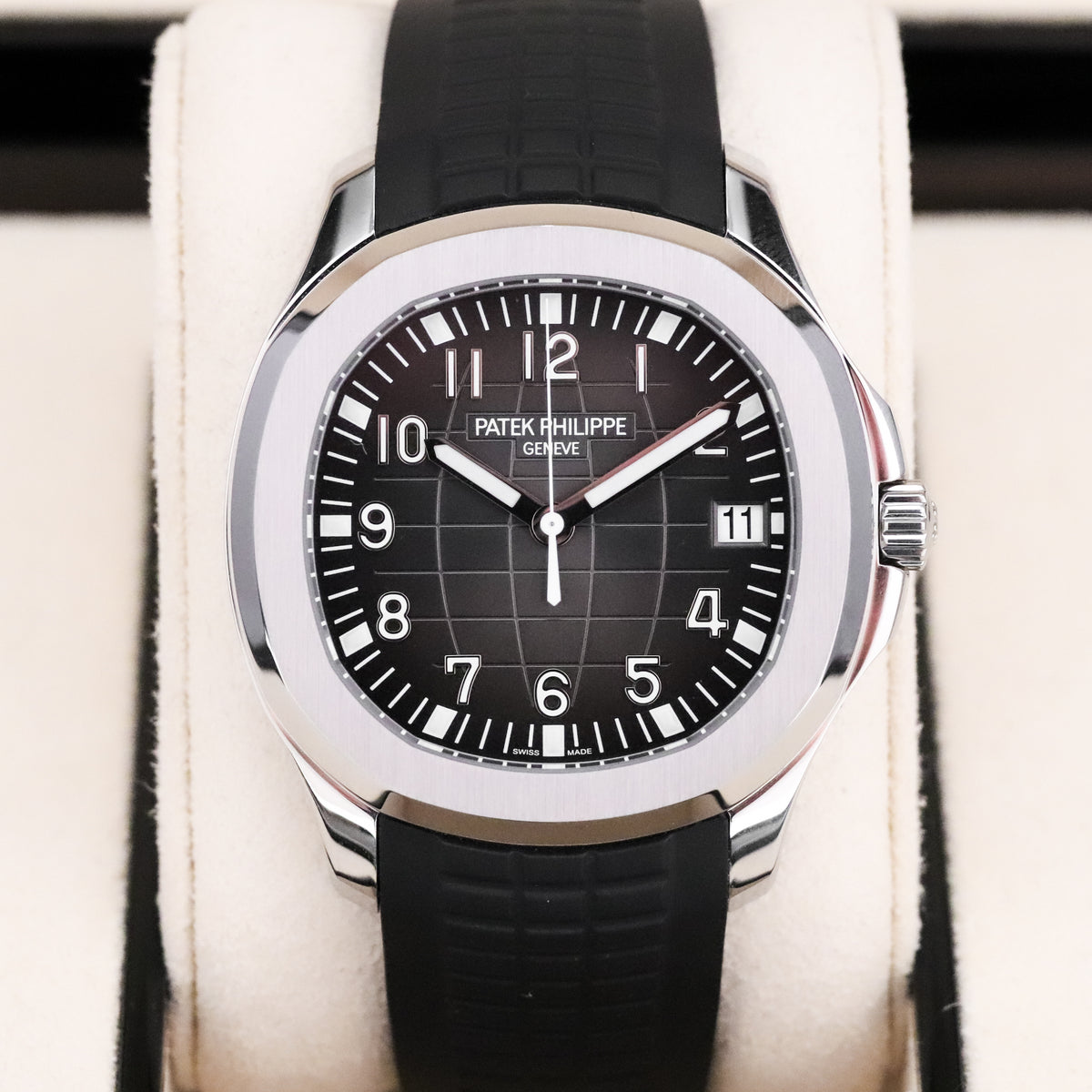 Patek Philippe Aquanaut 40mm [COMPLETE SET] Black Dial Stainless Black Tropical Composit Rubber 5167A-001