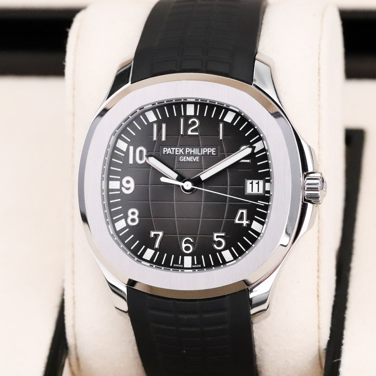 Patek Philippe Aquanaut 40mm [COMPLETE SET] Black Dial Stainless Black Tropical Composit Rubber 5167A-001