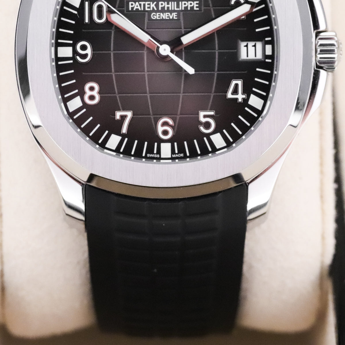 Patek Philippe Aquanaut 40mm [COMPLETE SET] Black Dial Stainless Black Tropical Composit Rubber 5167A-001