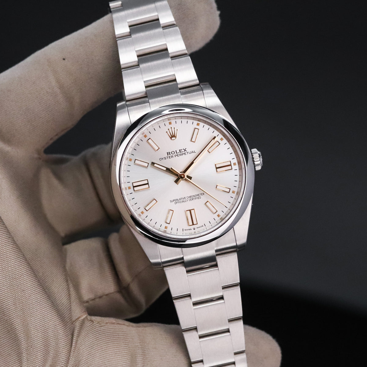 Rolex Oyster Perpetual 41mm [2025 Complete] Silver Dial Smooth Bezel Oyster Steel Bracelet 124300 OP41