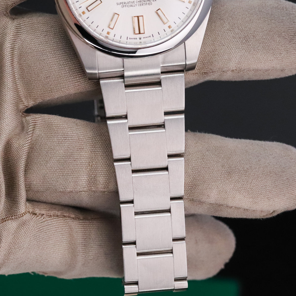 Rolex Oyster Perpetual 41mm [2025 Complete] Silver Dial Smooth Bezel Oyster Steel Bracelet 124300 OP41