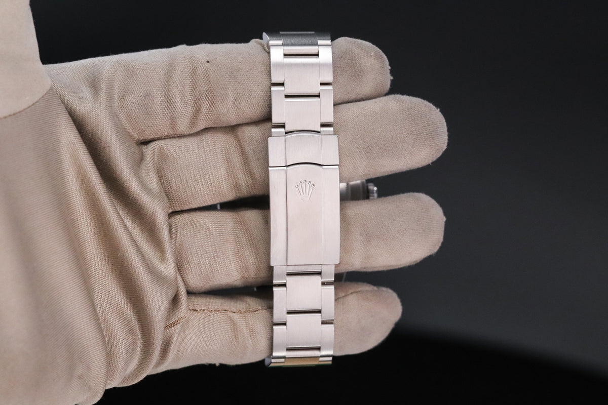 Rolex Oyster Perpetual 41mm [2025 Complete] Silver Dial Smooth Bezel Oyster Steel Bracelet 124300 OP41