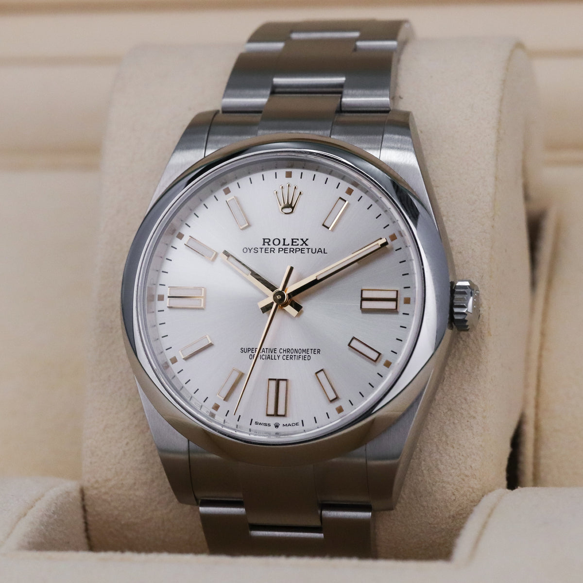 Rolex Oyster Perpetual 41mm [2025 Complete] Silver Dial Smooth Bezel Oyster Steel Bracelet 124300 OP41