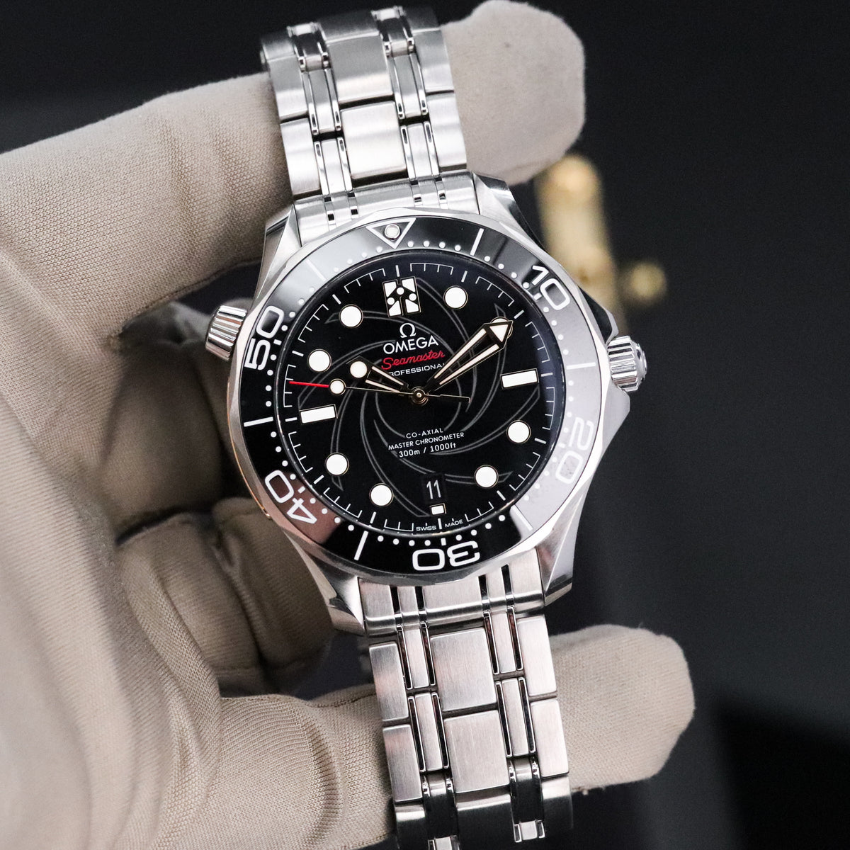 Omega Seamaster James Bond 007 [Complete] 42mm Black Dial Black Ceramic Bezel Stainless Steel 210.22.42.20.01.004