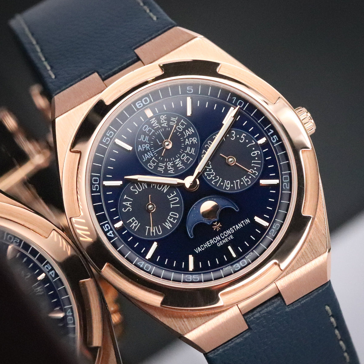 Vaceheron Constantin Overseas Perpetual Calendar Ultra Thin Complete 41mm Rose Gold Blue Dial Blue Rubber Strap 4300V/000R-B509