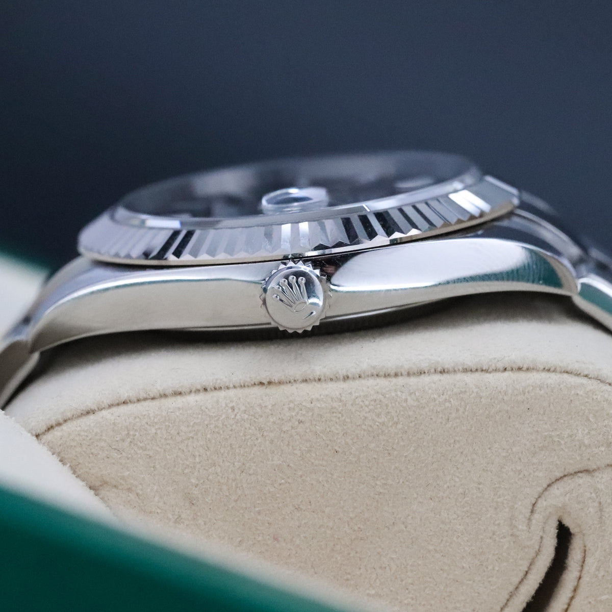 Rolex Datejust [COMPLETE] 41mm Stainless Steel Blue Dial White Gold Fluted Bezel 126334