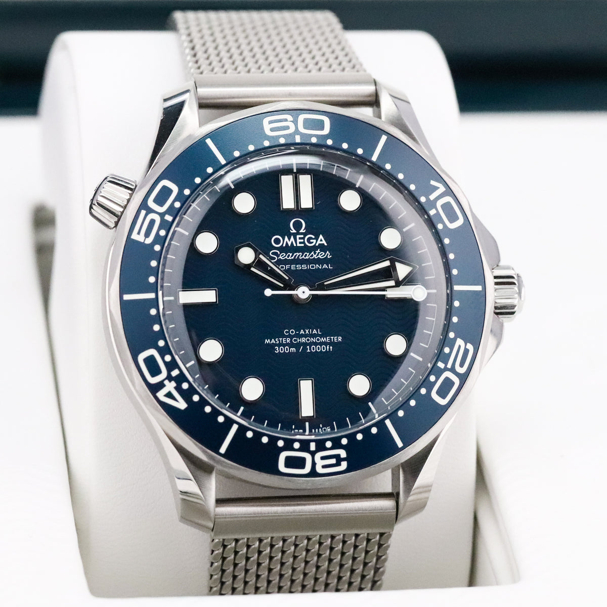 Omega Seamaster James Bond 60th Anniversary [2025 Complete] 42mm Steel Case Blue Dial Blue Ceramic Bezel Steel Bracelet 210.30.42.20.03.002