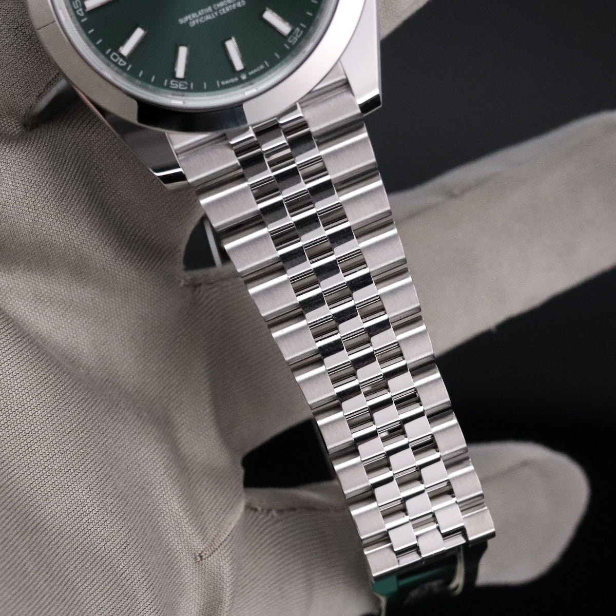 Rolex Datejust [2025 Complete] 41mm Steel Case Green Dial Smooth Bezel Jubilee Bracelet 126300