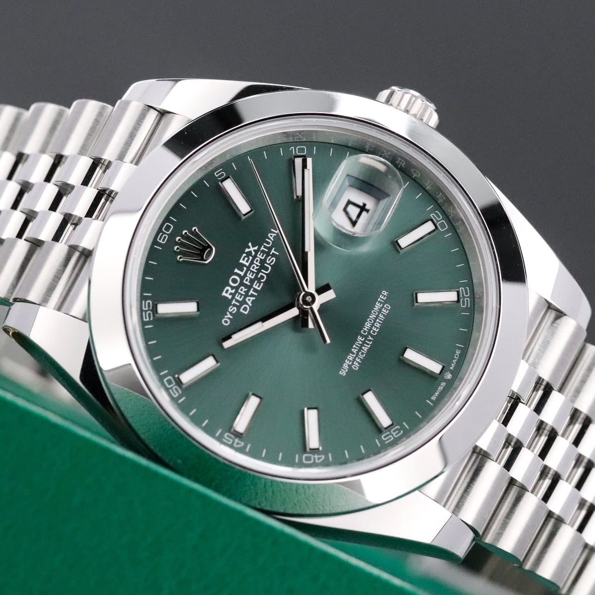 Rolex Datejust [2025 Complete] 41mm Steel Case Green Dial Smooth Bezel Jubilee Bracelet 126300
