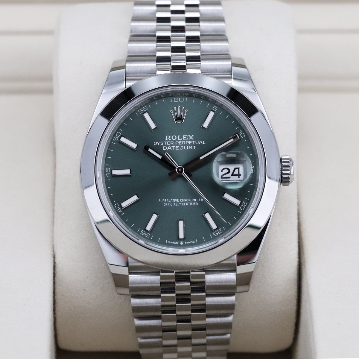 Rolex Datejust [2025 Complete] 41mm Steel Case Green Dial Smooth Bezel Jubilee Bracelet 126300