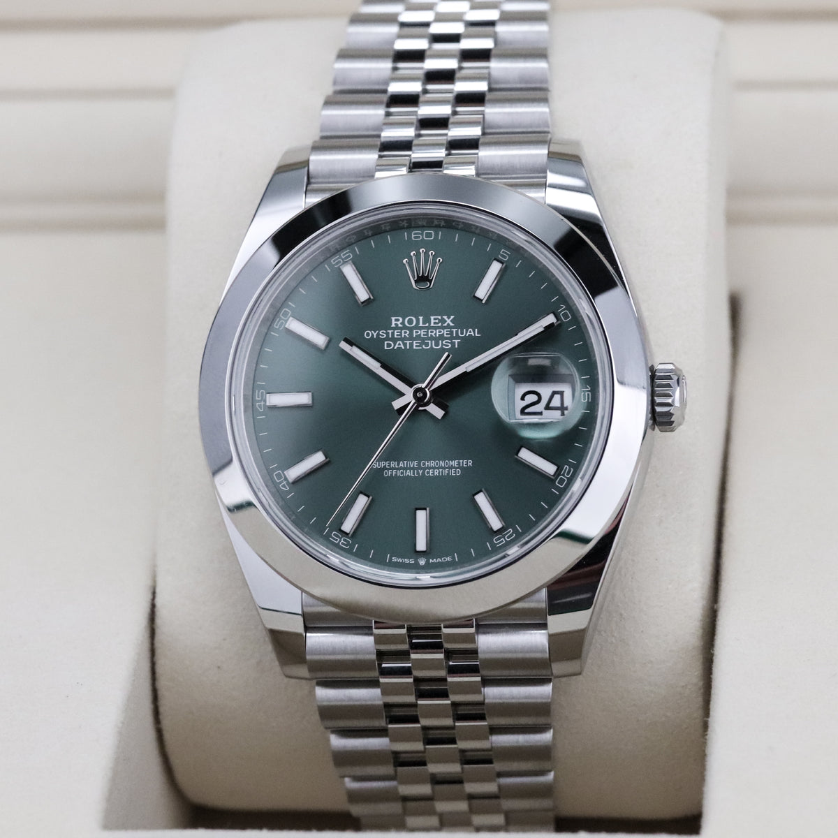 Rolex Datejust [2025 Complete] 41mm Steel Case Green Dial Smooth Bezel Jubilee Bracelet 126300