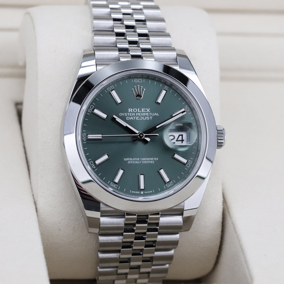 Rolex Datejust [2025 Complete] 41mm Steel Case Green Dial Smooth Bezel Jubilee Bracelet 126300