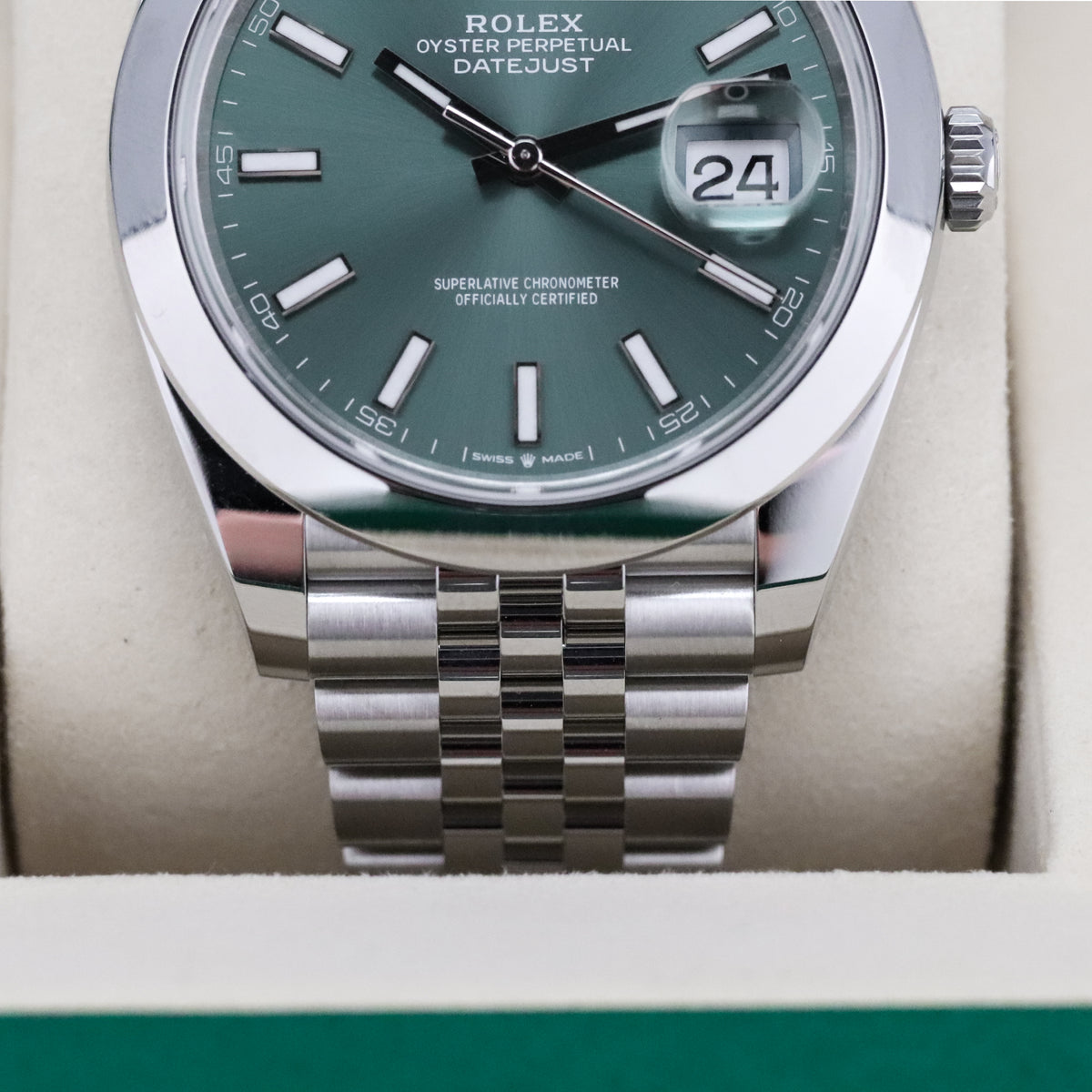 Rolex Datejust [2025 Complete] 41mm Steel Case Green Dial Smooth Bezel Jubilee Bracelet 126300