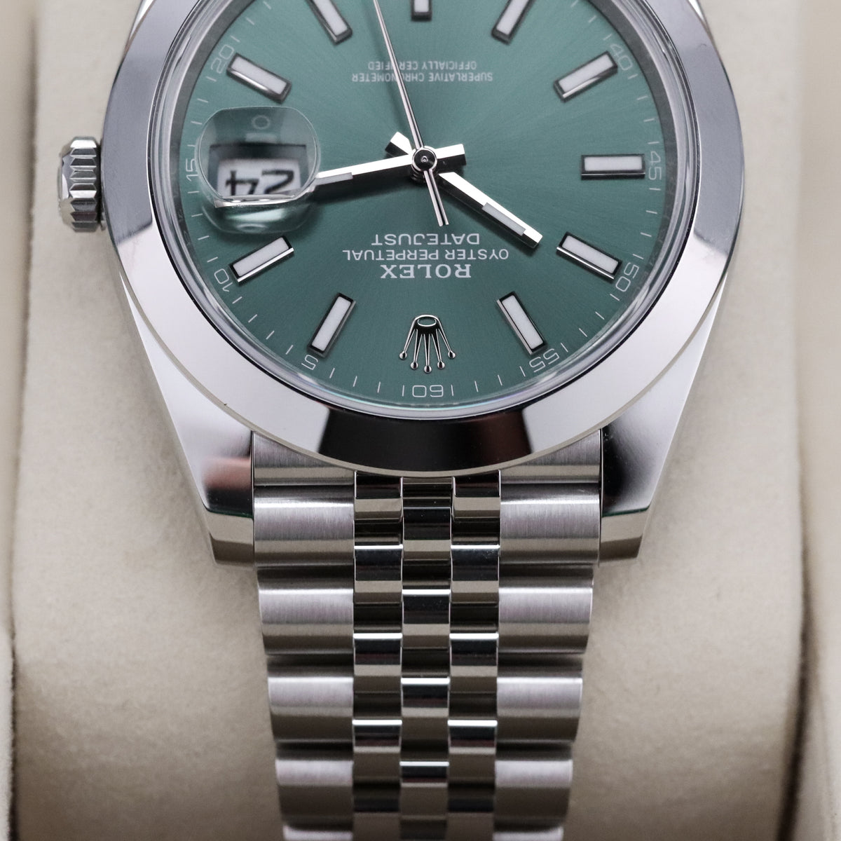 Rolex Datejust [2025 Complete] 41mm Steel Case Green Dial Smooth Bezel Jubilee Bracelet 126300