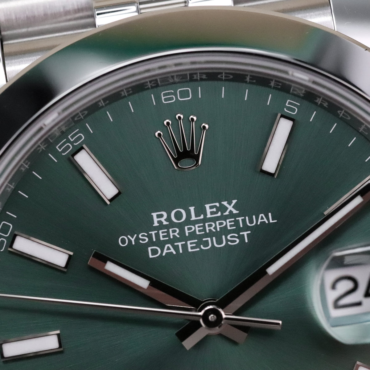 Rolex Datejust [2025 Complete] 41mm Steel Case Green Dial Smooth Bezel Jubilee Bracelet 126300