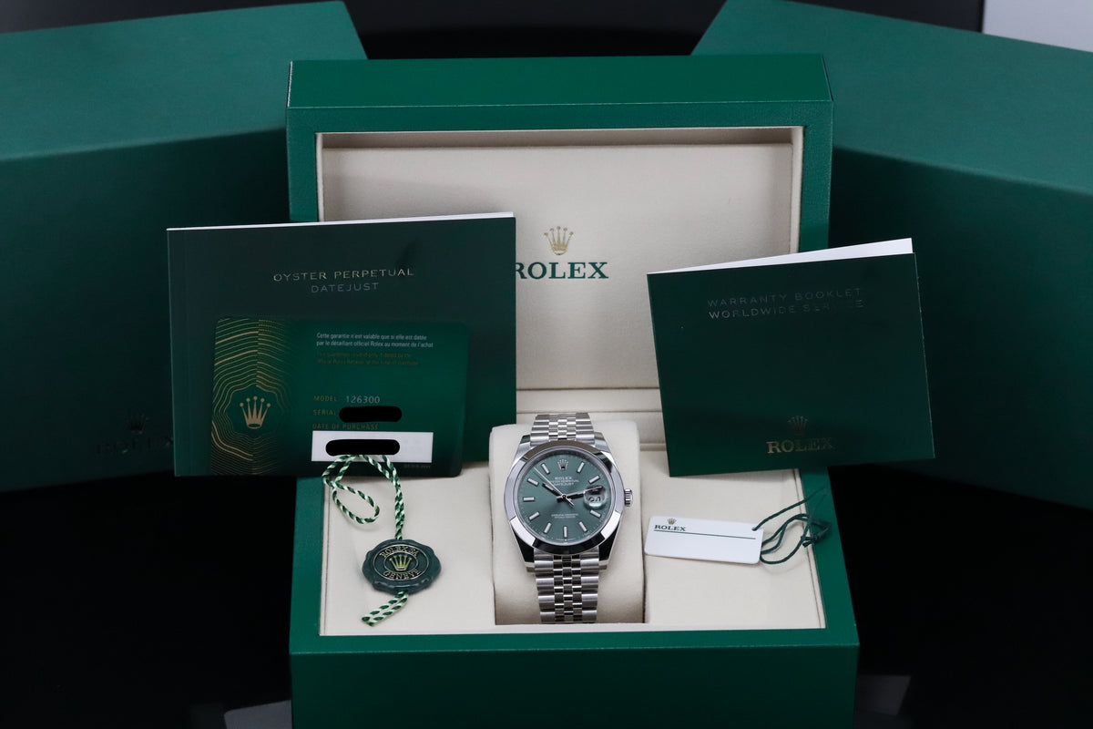 Rolex Datejust [2025 Complete] 41mm Steel Case Green Dial Smooth Bezel Jubilee Bracelet 126300