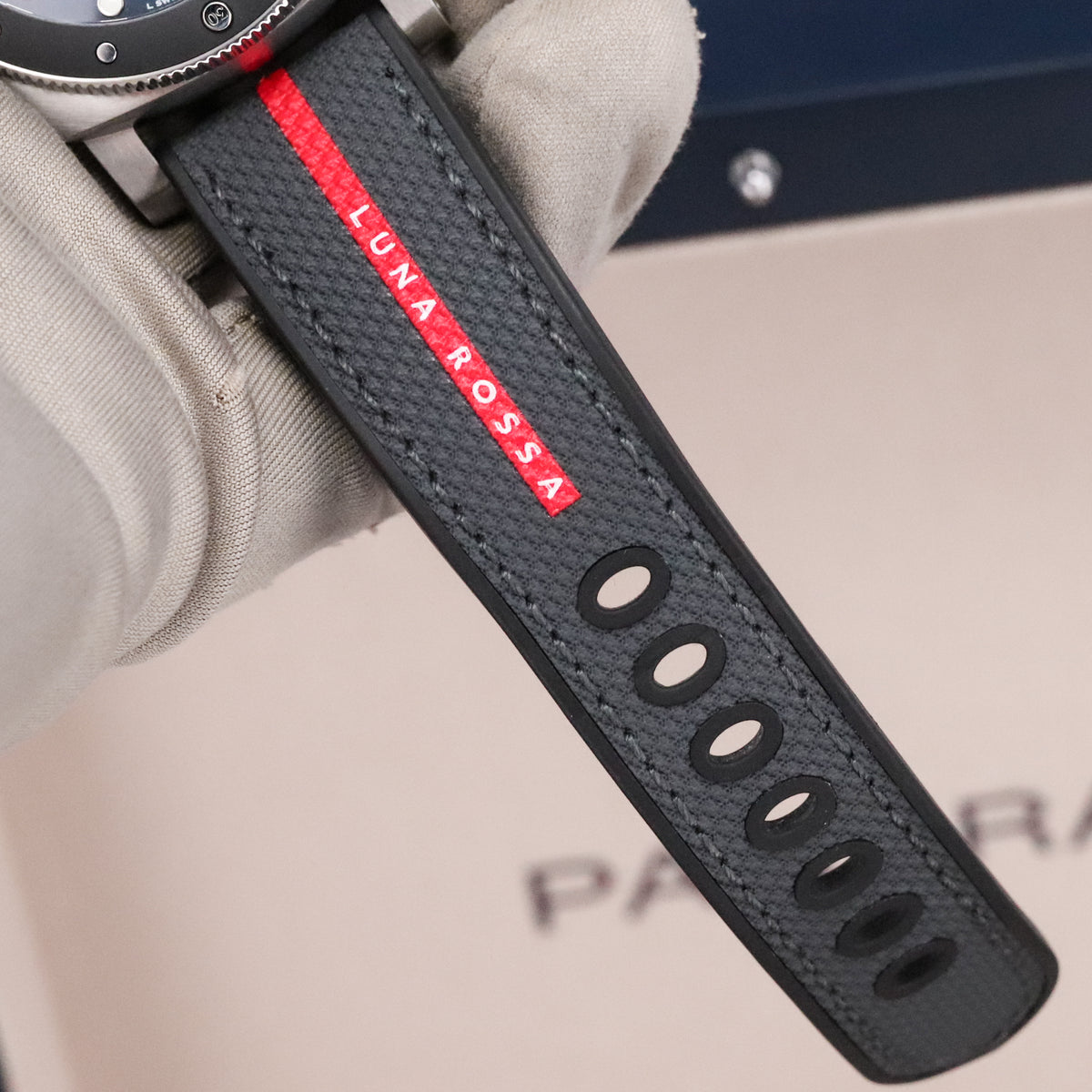 Panerai Submersible Luna Rossa [2024 Complete] 42mm Steel Case Blue Dial Black Bezel Black Strap PAM01565