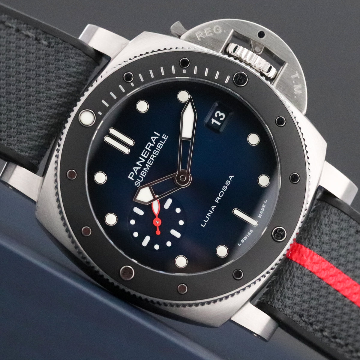 Panerai Submersible Luna Rossa [2024 Complete] 42mm Steel Case Blue Dial Black Bezel Black Strap PAM01565