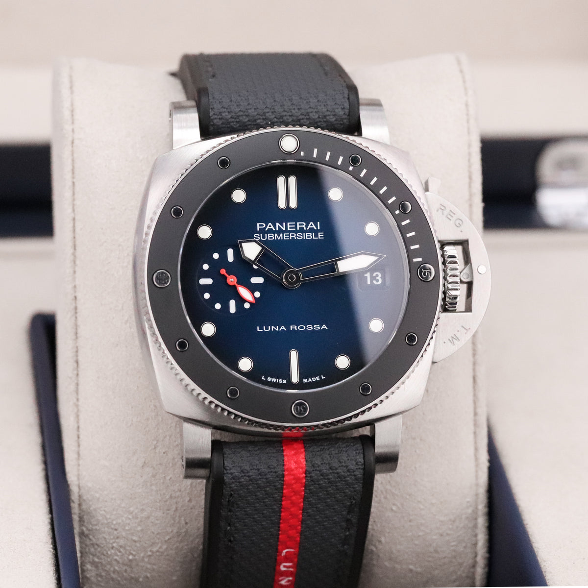 Panerai Submersible Luna Rossa [2024 Complete] 42mm Steel Case Blue Dial Black Bezel Black Strap PAM01565