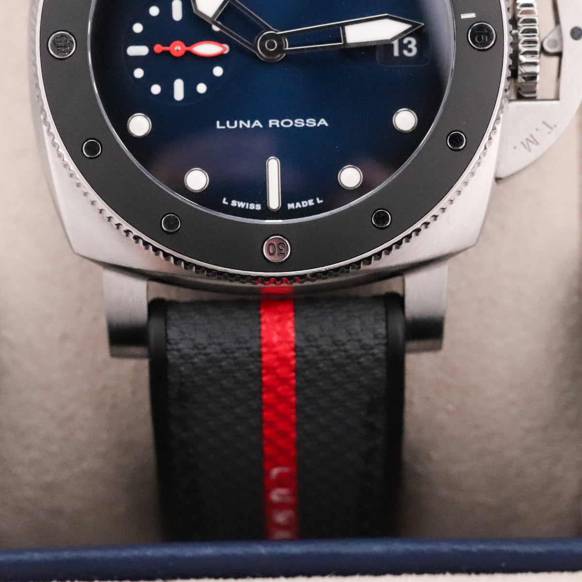 Panerai Submersible Luna Rossa [2024 Complete] 42mm Steel Case Blue Dial Black Bezel Black Strap PAM01565