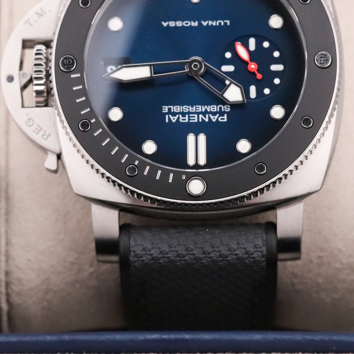 Panerai Submersible Luna Rossa [2024 Complete] 42mm Steel Case Blue Dial Black Bezel Black Strap PAM01565