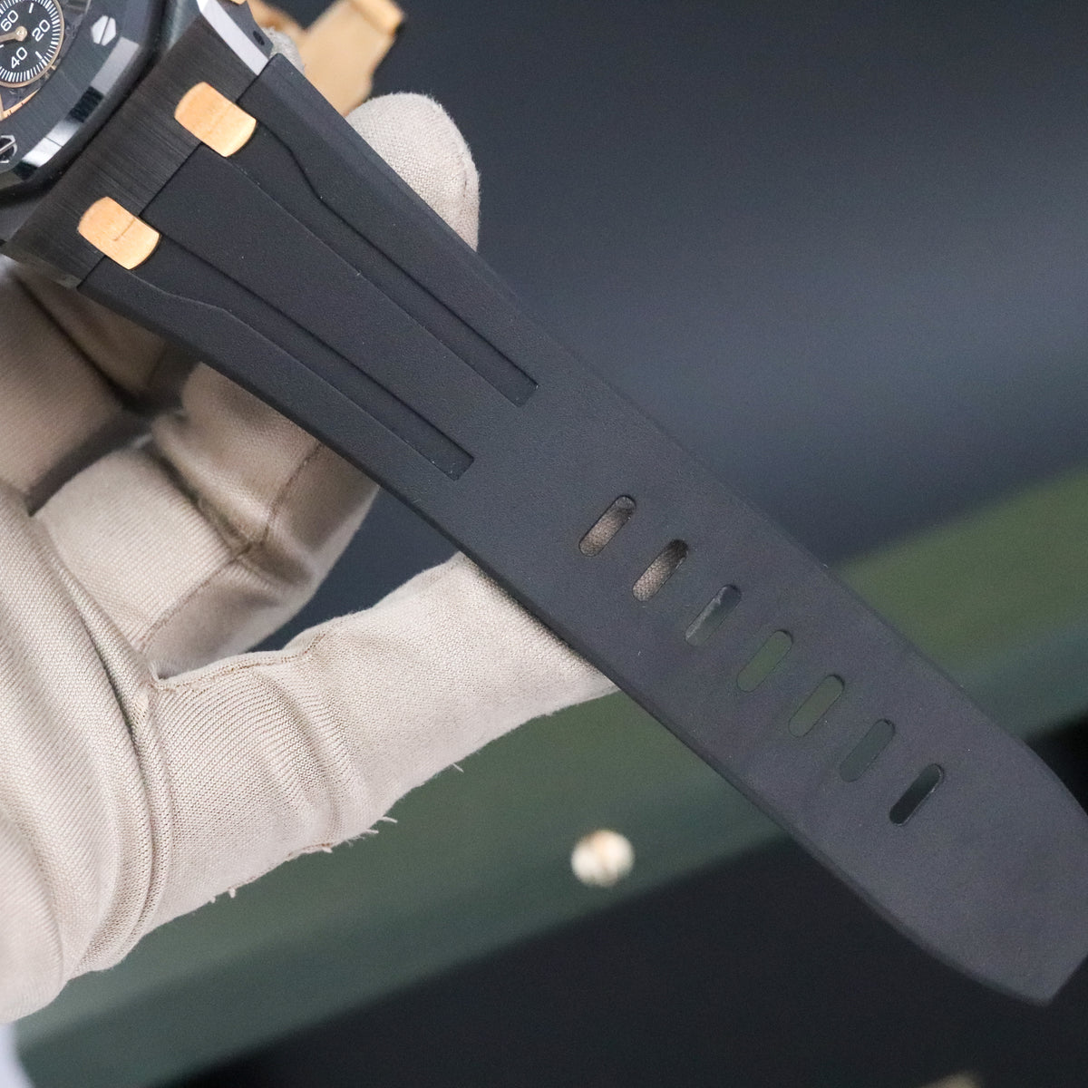 Audemars Piguest Royal Oak Offshore [Complete 2024] 43mm Ceramic Case Black Dial Black Ceramic Bezel Rubber Strap 26420CE.OO.A127CR.01