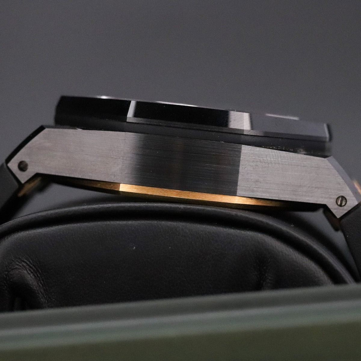 Audemars Piguest Royal Oak Offshore [Complete 2024] 43mm Ceramic Case Black Dial Black Ceramic Bezel Rubber Strap 26420CE.OO.A127CR.01