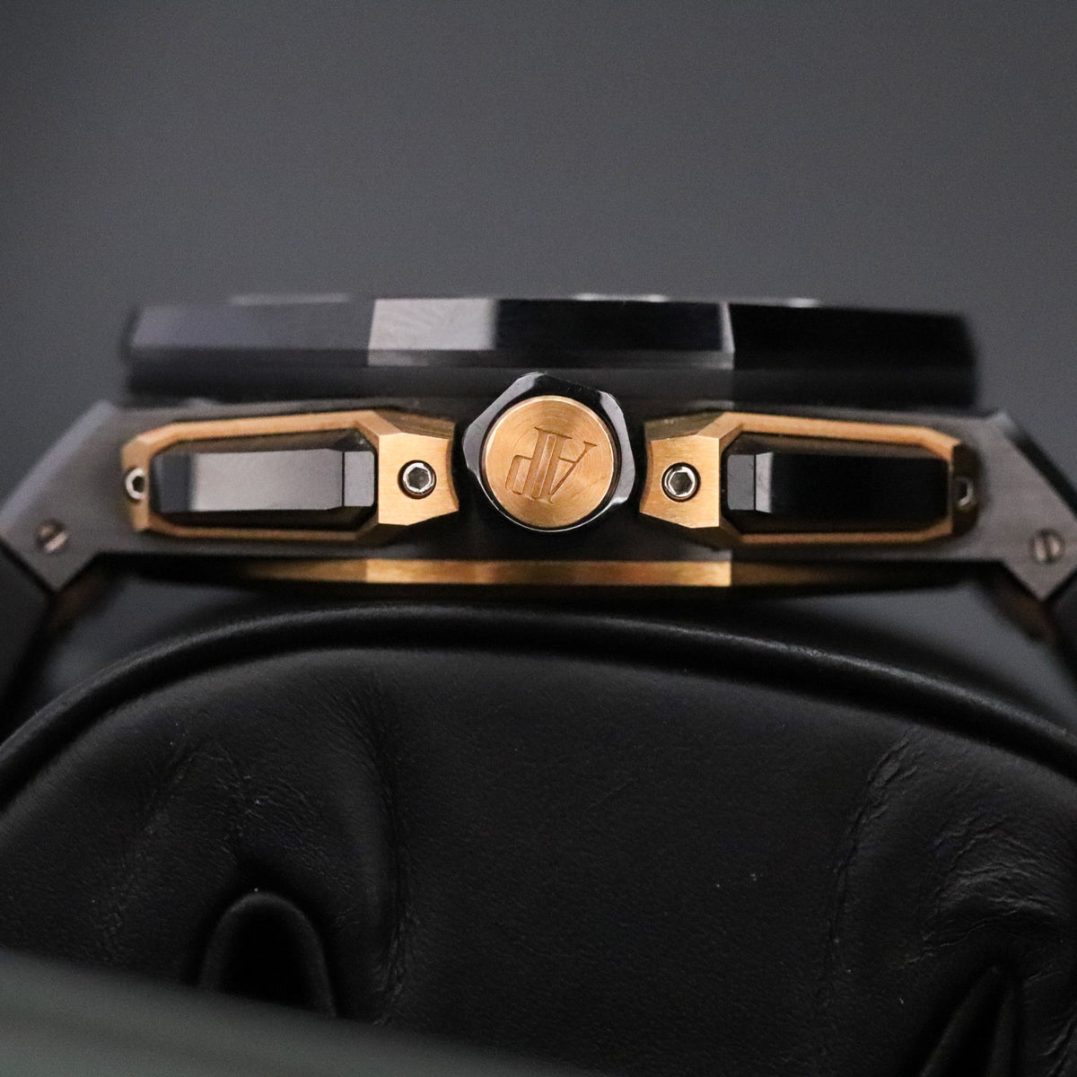 Audemars Piguest Royal Oak Offshore [Complete 2024] 43mm Ceramic Case Black Dial Black Ceramic Bezel Rubber Strap 26420CE.OO.A127CR.01