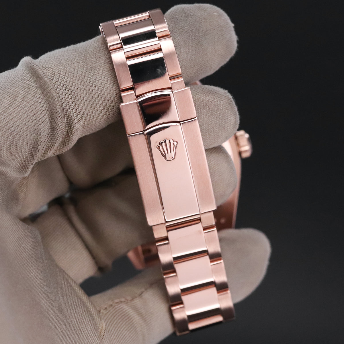 Rolex Skydweller [2019 Complete] 42mm Rose Gold White Dial Fluted Bezel Oyster Bracelet 326935