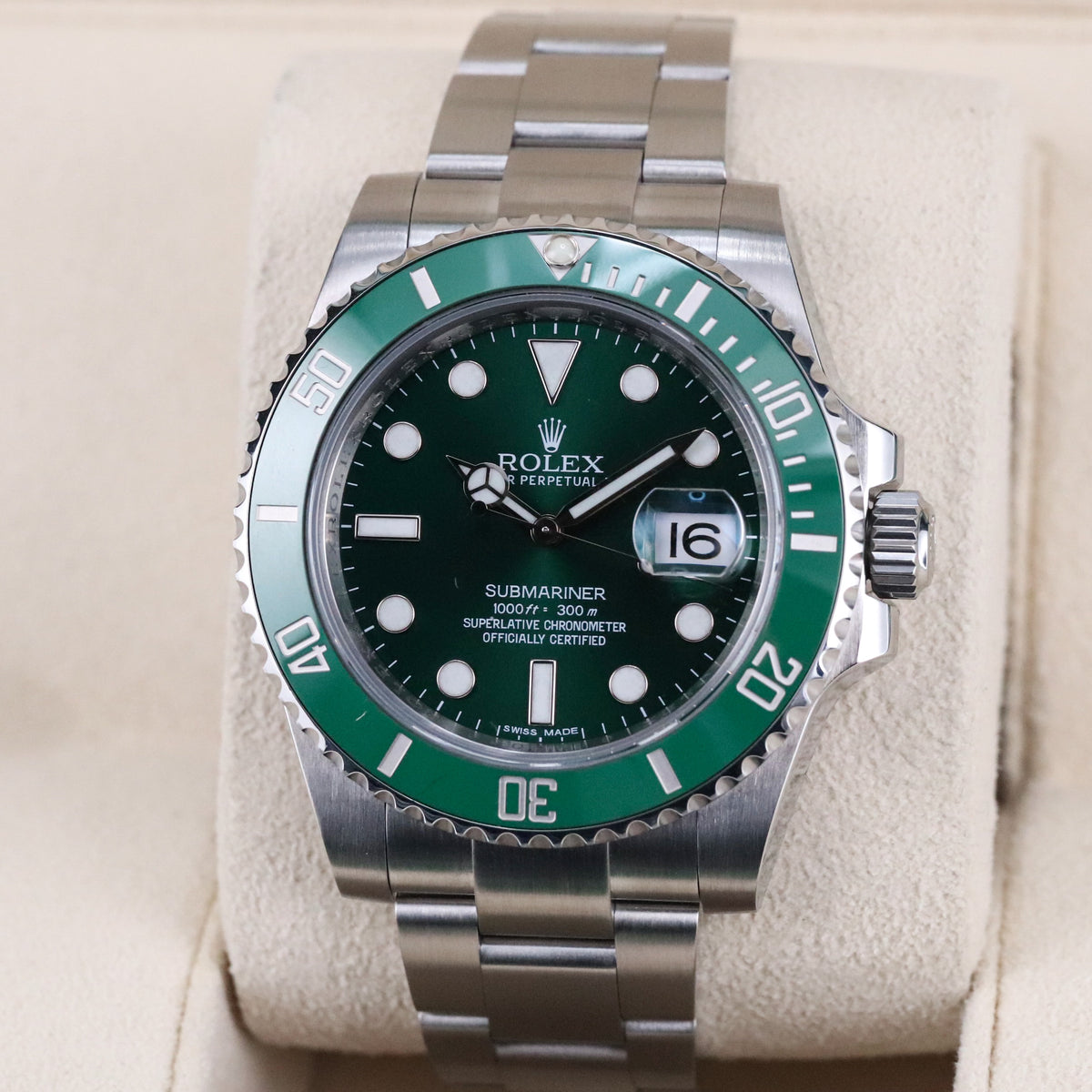 Rolex Submariner Date Hulk Complete Set 40mm Green Dial Green Ceramic Bezel Steel Case Steel Oyster Rolex Submariner Date HULK [Complete Set Mint] 40mm Submariner Date Green Dial Steel 116610LV