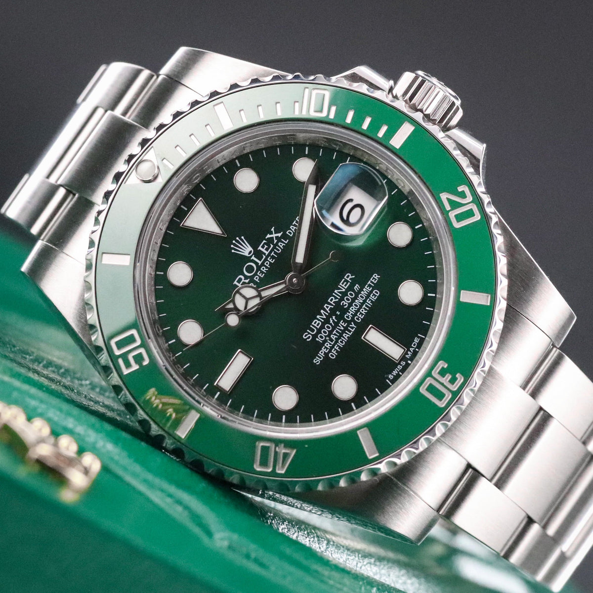 Rolex Submariner Date Hulk Complete Set 40mm Green Dial Green Ceramic Bezel Steel Case Steel Oyster Rolex Submariner Date HULK [Complete Set Mint] 40mm Submariner Date Green Dial Steel 116610LV
