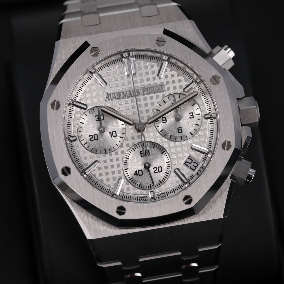 Audemars Piguet Royal Oak Chronograph 2023 Complete 41mm Steel Case White Dial Steel Bezel Stainless Bracelet 26240ST.OO.1320ST.OT