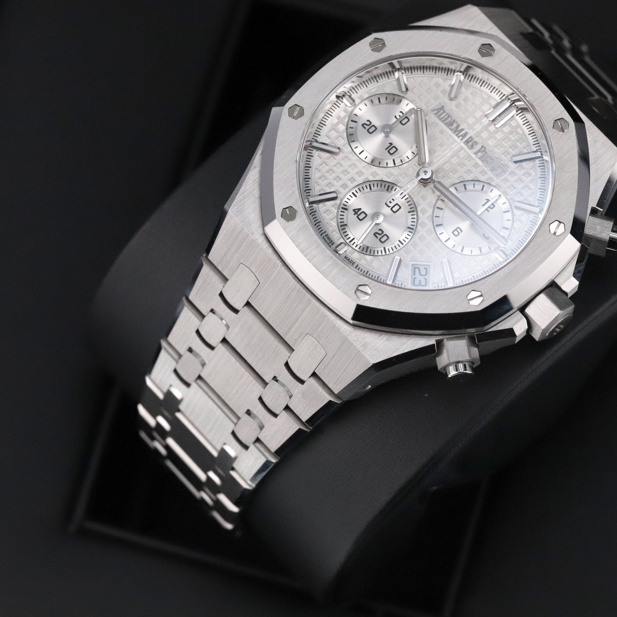Audemars Piguet Royal Oak Chronograph 2023 Complete 41mm Steel Case White Dial Steel Bezel Stainless Bracelet 26240ST.OO.1320ST.OT